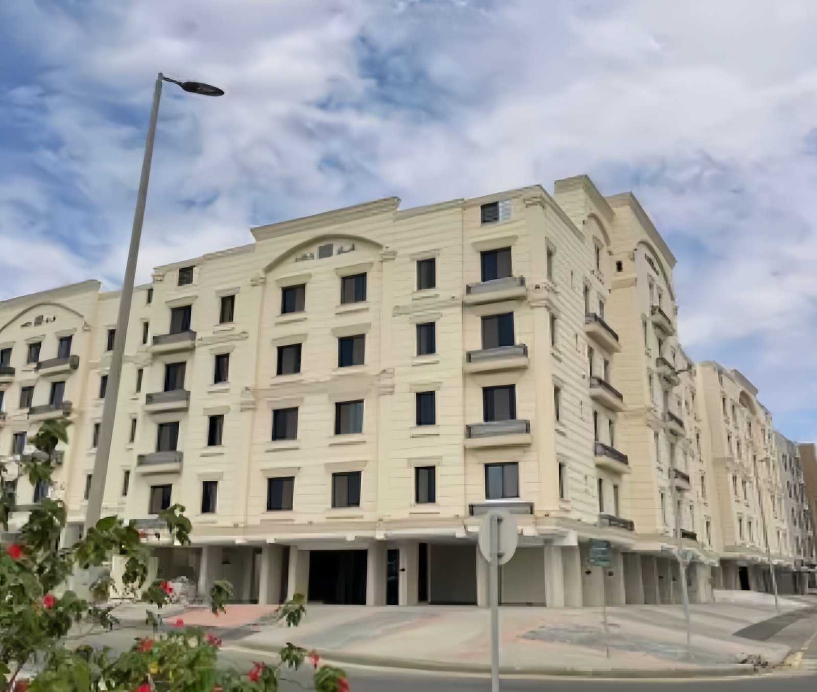 Airbrush-IMAGE-ENHANCER-1762279337040-1762279337040